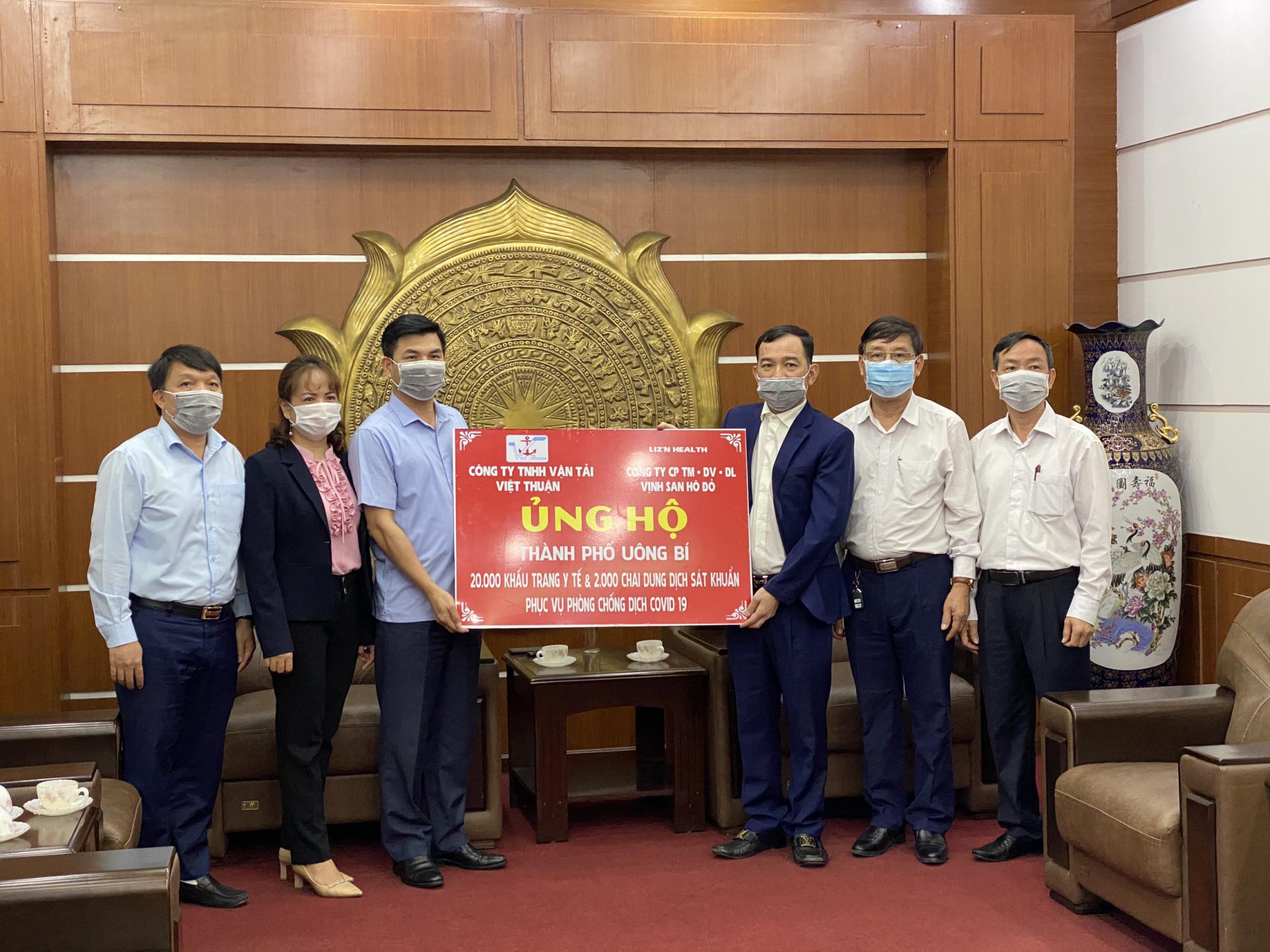 Công ty TNHH Vận tải Việt Thuận ủng hộ gần 1 tỉ đồng chung tay phòng chống Covid-19